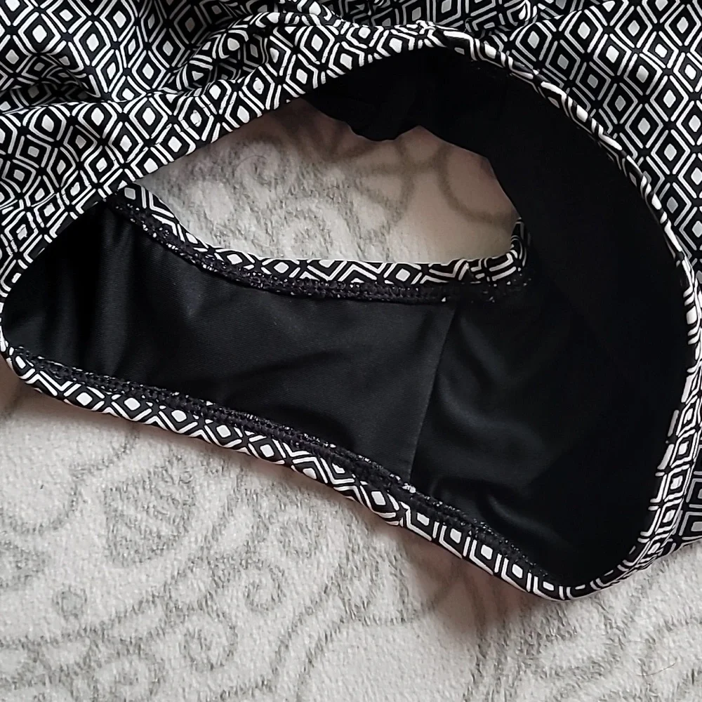 New DKNY One Piece Black and White Geometric Swim Suit Small